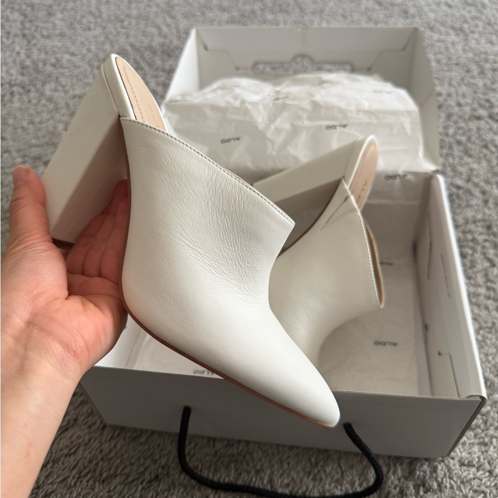 Aldo women shoes 
New👌🤩
Size 7.5
Color white - Picture 5 of 6